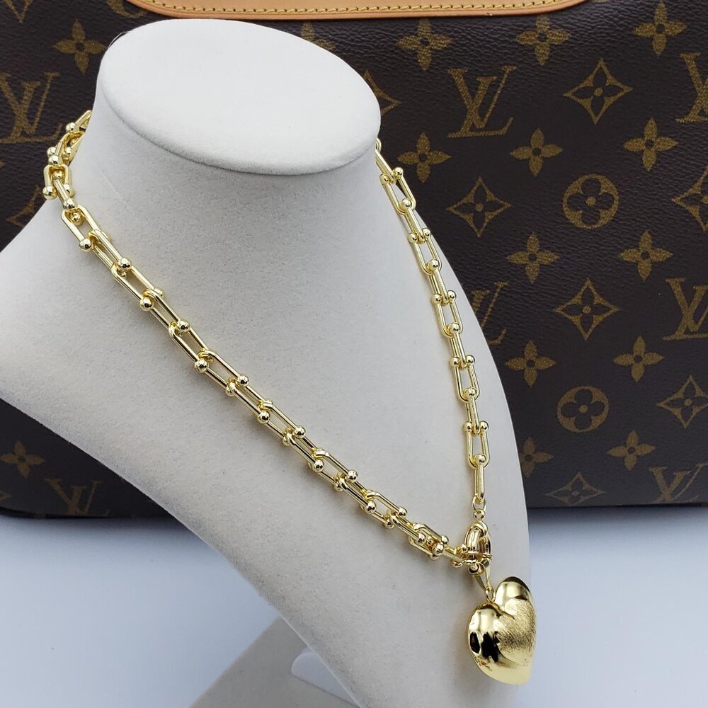 18k Gold Plated Heart Pendant Horse Shoe Necklace - Picture 3 of 10